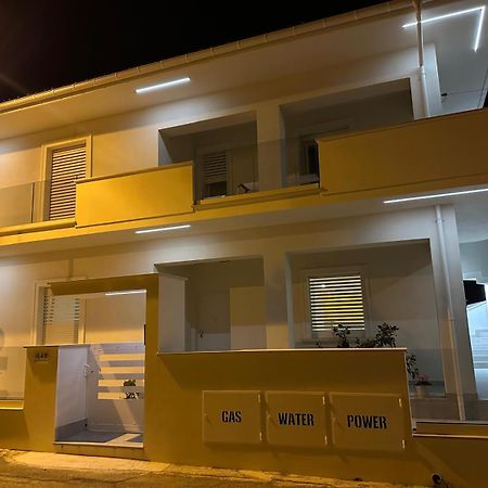 White B&B Pagliare Bagian luar foto