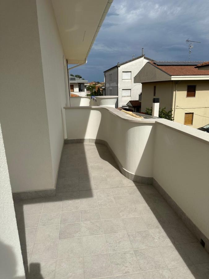 White B&B Pagliare Bagian luar foto